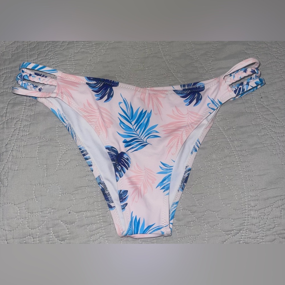 Cupshe Out of Leaves Bikini Bottom Size Small NWOT